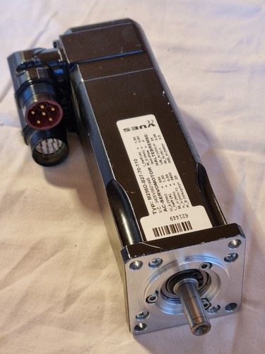 Servo motor with brake vuse - with,